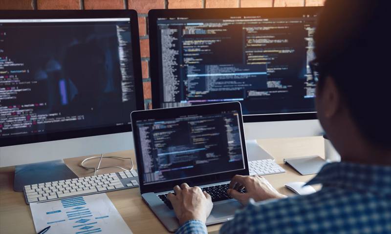 数据科学选型：R与Python如何赋能海拉尔区网站建设？